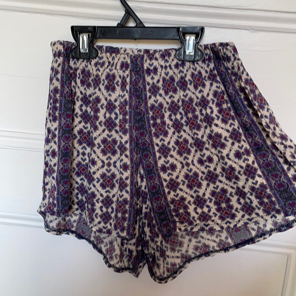 Brandy Melville flowy print shorts